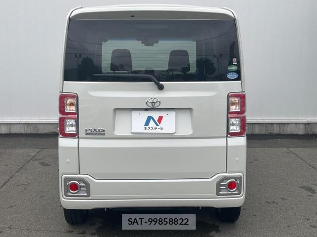 Toyota Pixis Mega 2016-11 8854306-14