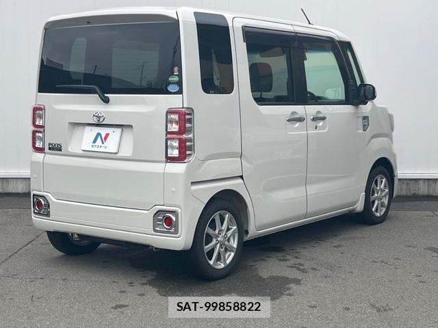 Toyota Pixis Mega 2016-11 8854306-16