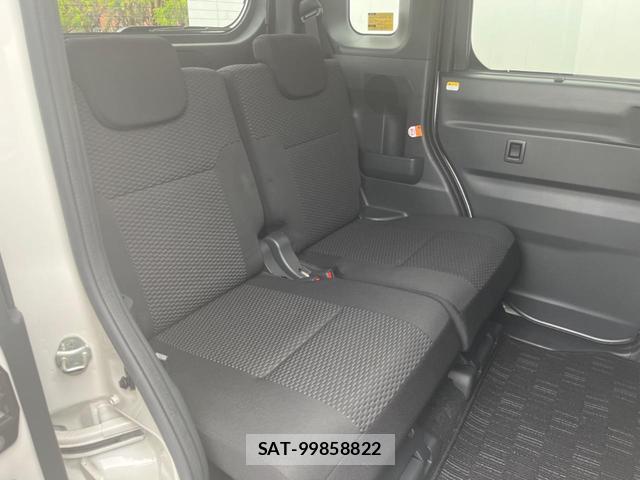 Toyota Pixis Mega 2016-11 8854306-9