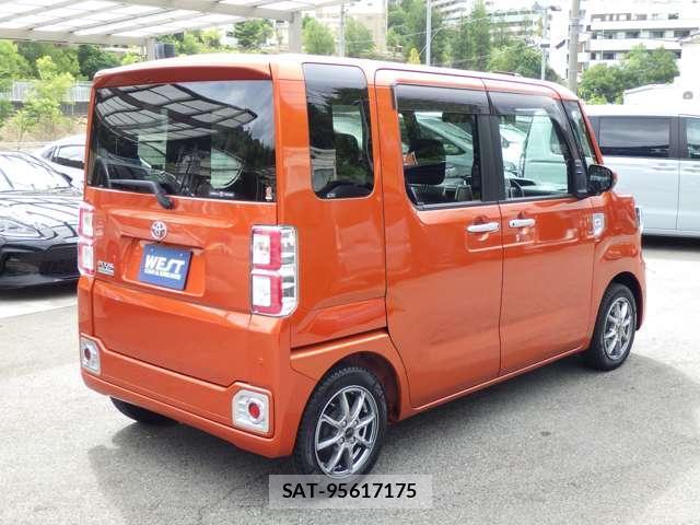 Toyota Pixis Mega 2022-03 8856052-1
