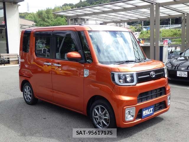 Toyota Pixis Mega 2022-03 8856052-16