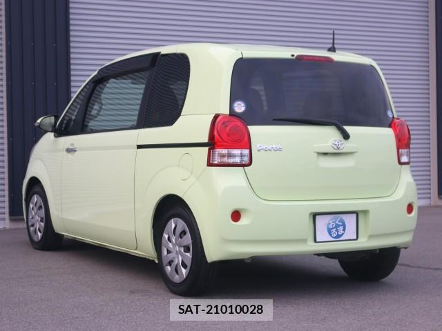 Toyota PORTE 2013-08 8856031-14