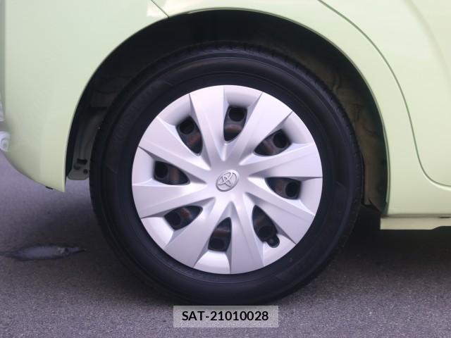 Toyota PORTE 2013-08 8856031-19