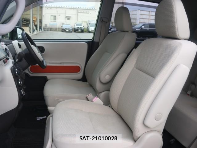 Toyota PORTE 2013-08 8856031-5