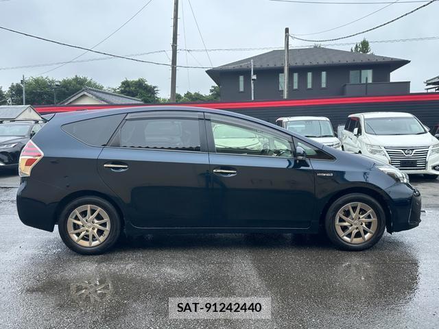 Toyota PRIUS ALPHA 2018-06 8854078-18