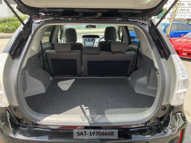 Toyota PRIUS ALPHA 2012-11 8854914-10