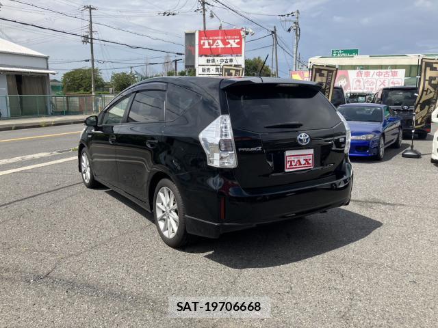 Toyota PRIUS ALPHA 2012-11 8854914-13