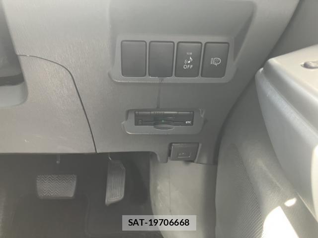 Toyota PRIUS ALPHA 2012-11 8854914-7