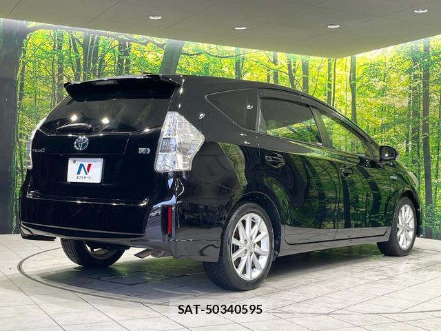 Toyota PRIUS ALPHA 2014-01 8855975-16