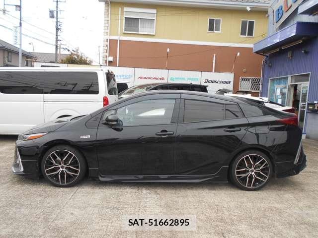 Toyota PRIUS PHV 2017-12 8856780-12