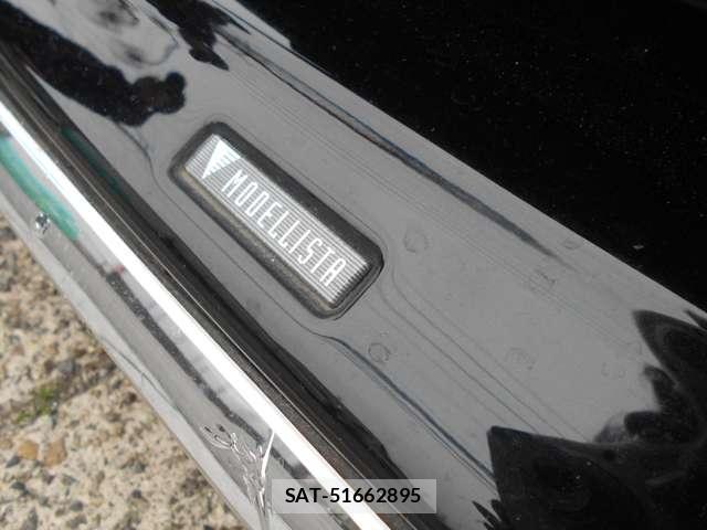Toyota PRIUS PHV 2017-12 8856780-19
