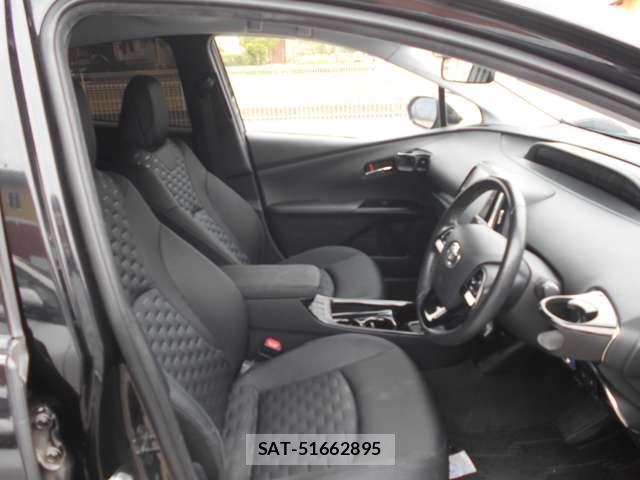 Toyota PRIUS PHV 2017-12 8856780-6