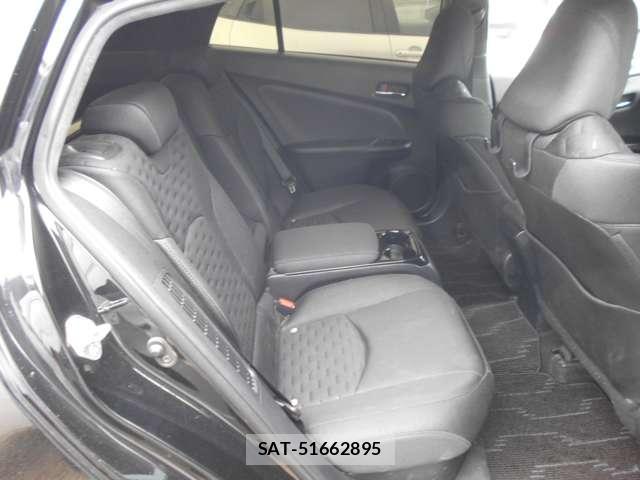 Toyota PRIUS PHV 2017-12 8856780-7