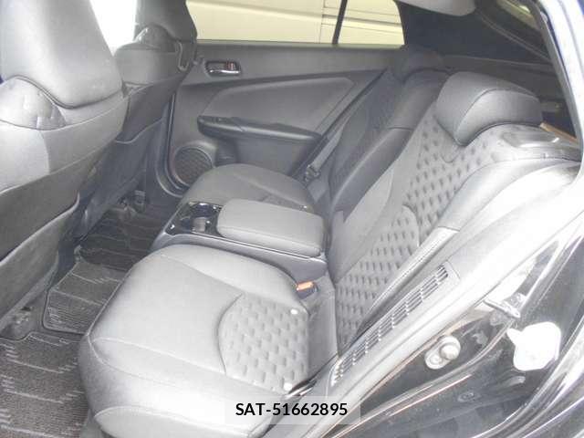 Toyota PRIUS PHV 2017-12 8856780-9