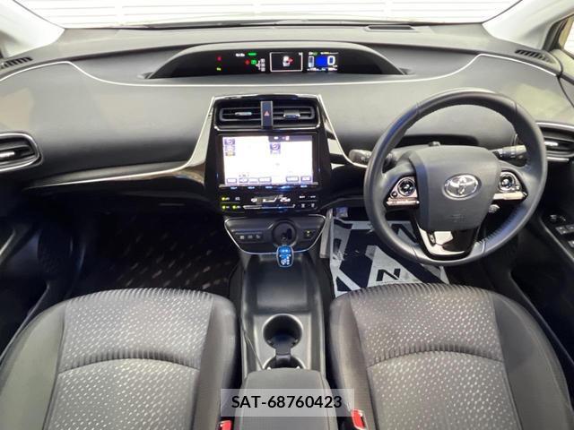Toyota PRIUS 2017-09 8853913-1