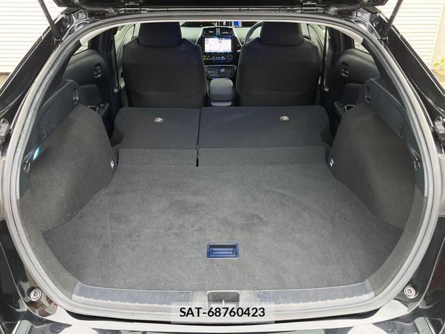 Toyota PRIUS 2017-09 8853913-10