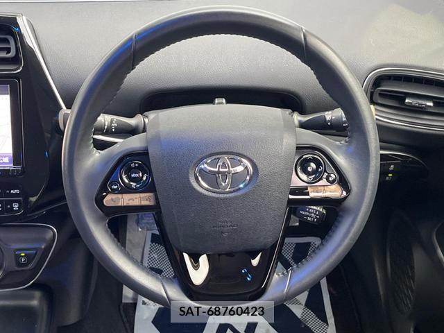 Toyota PRIUS 2017-09 8853913-11