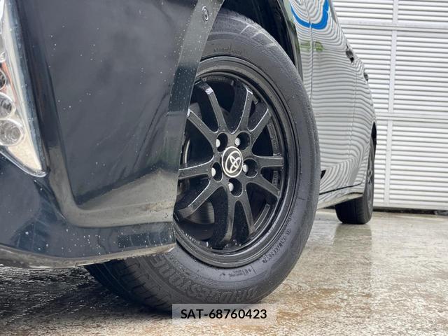 Toyota PRIUS 2017-09 8853913-13