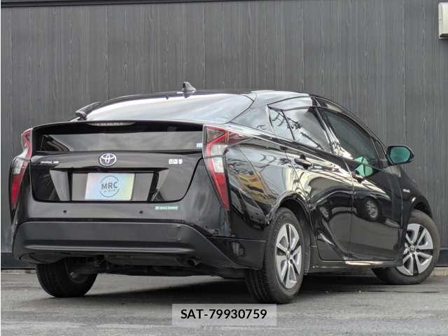 Toyota PRIUS 2016-06 8853956-1
