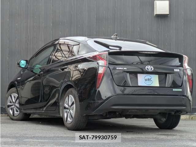 Toyota PRIUS 2016-06 8853956-4