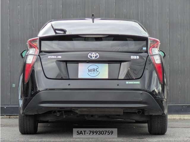 Toyota PRIUS 2016-06 8853956-6
