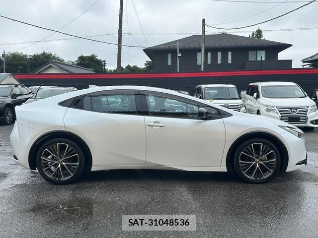 Toyota PRIUS 2023-04 8854077-17