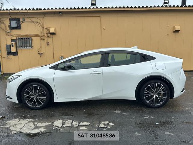 Toyota PRIUS 2023-04 8854077-18