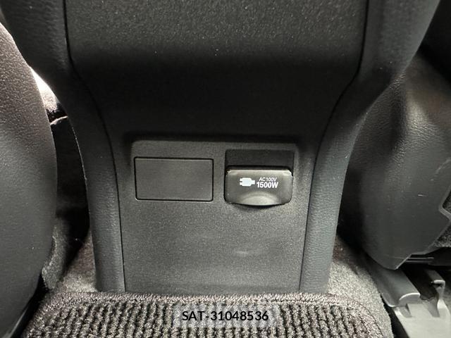 Toyota PRIUS 2023-04 8854077-3