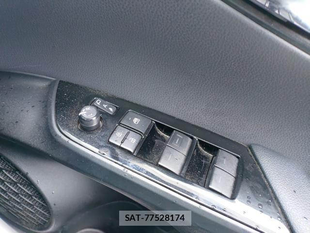 Toyota PRIUS 2019-09 8854134-13
