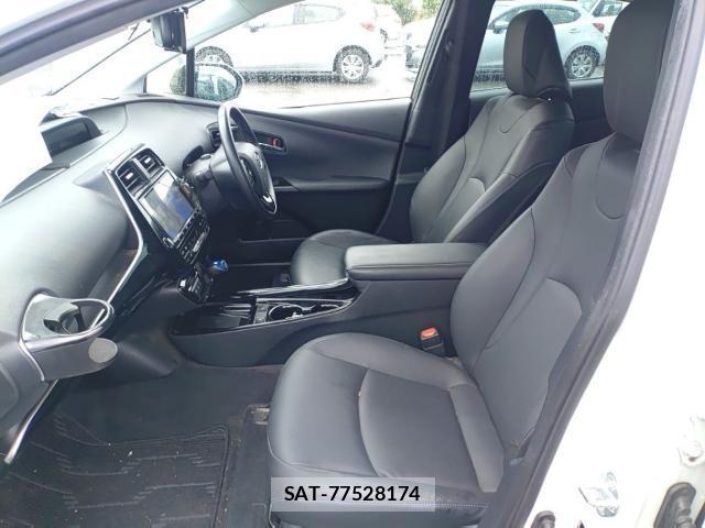 Toyota PRIUS 2019-09 8854134-15