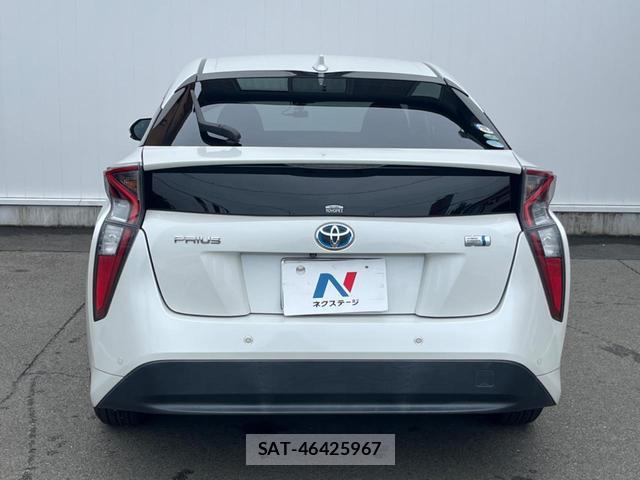 Toyota PRIUS 2016-07 8854303-14