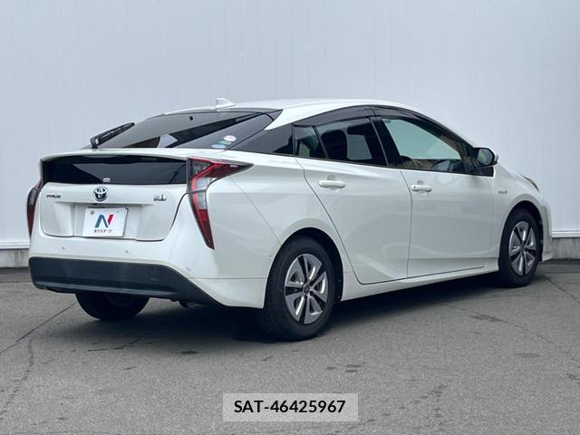 Toyota PRIUS 2016-07 8854303-16