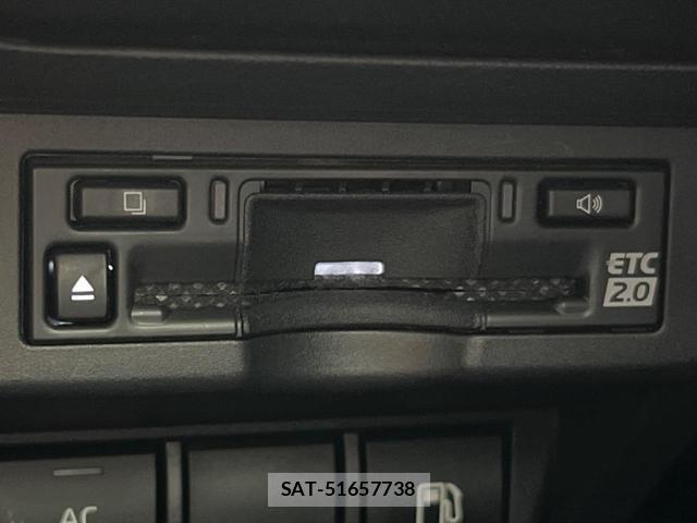 Toyota PRIUS 2023-09 8854304-6