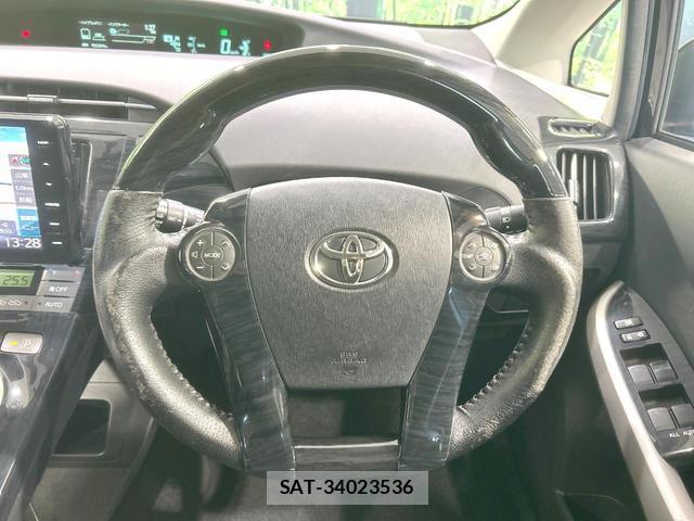 Toyota PRIUS 2014-03 8854336-10