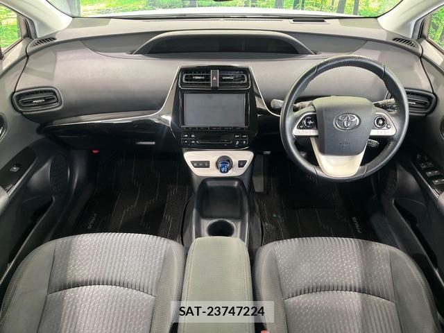 Toyota PRIUS 2017-03 8854519-1