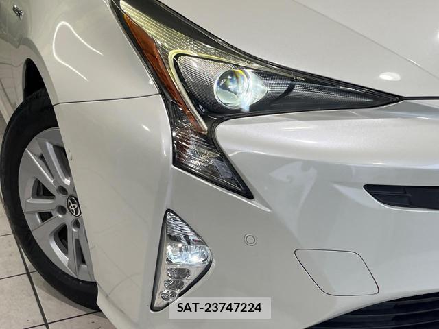 Toyota PRIUS 2017-03 8854519-11
