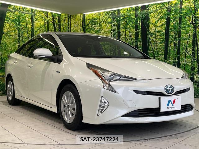Toyota PRIUS 2017-03 8854519-15