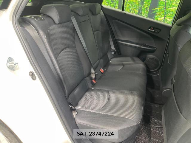 Toyota PRIUS 2017-03 8854519-8