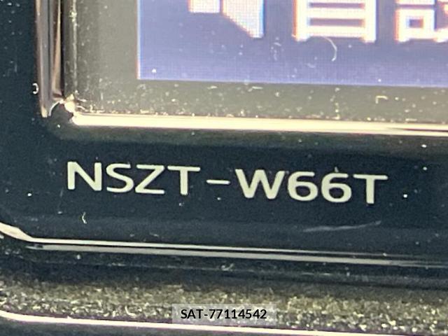 Toyota PRIUS 2018-03 8854598-12