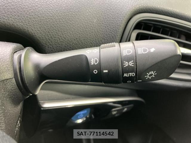 Toyota PRIUS 2018-03 8854598-15