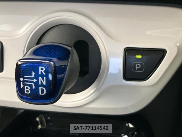 Toyota PRIUS 2018-03 8854598-17