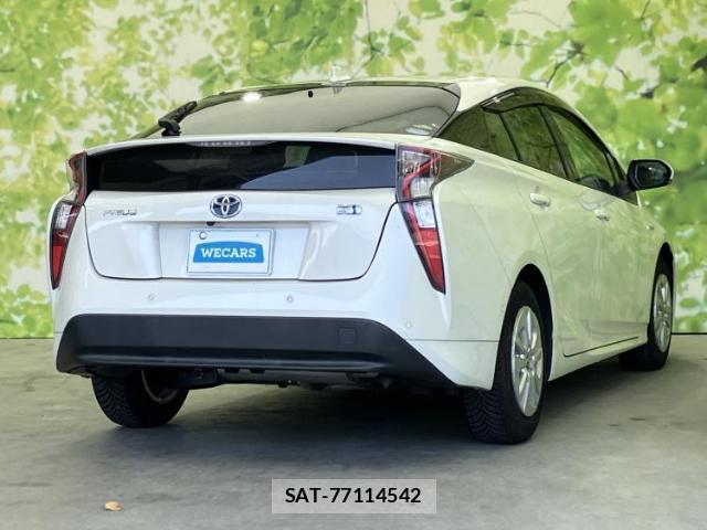Toyota PRIUS 2018-03 8854598-2