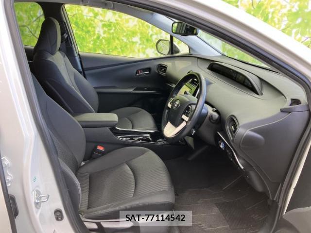 Toyota PRIUS 2018-03 8854598-3