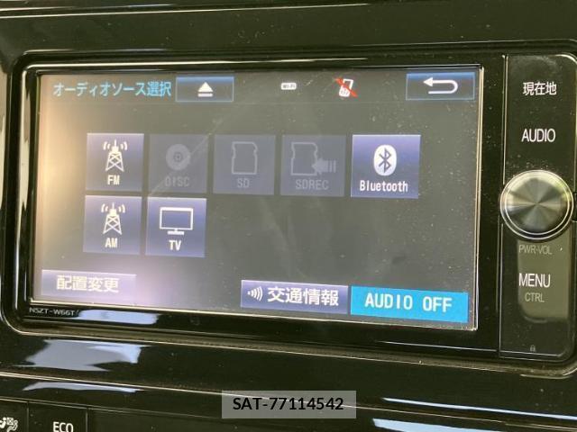 Toyota PRIUS 2018-03 8854598-9