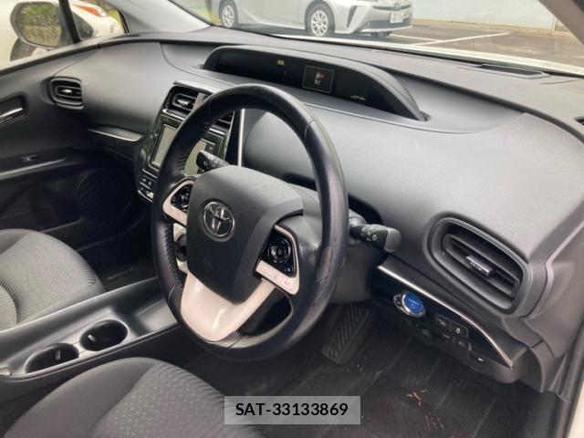 Toyota PRIUS 2017-09 8854743-10