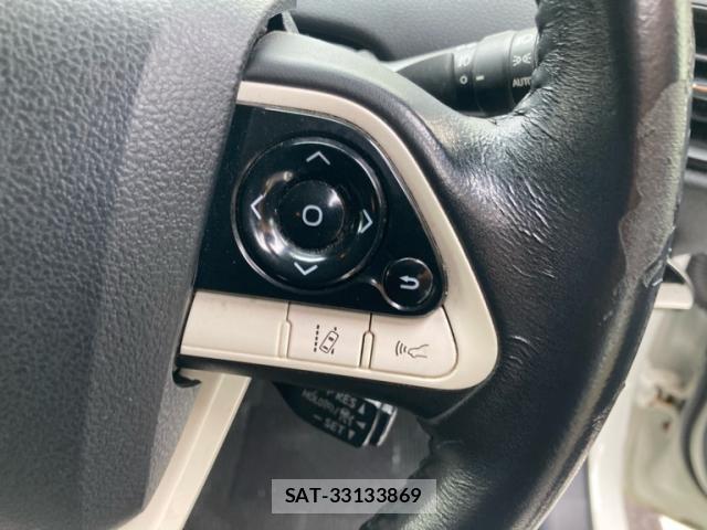 Toyota PRIUS 2017-09 8854743-16