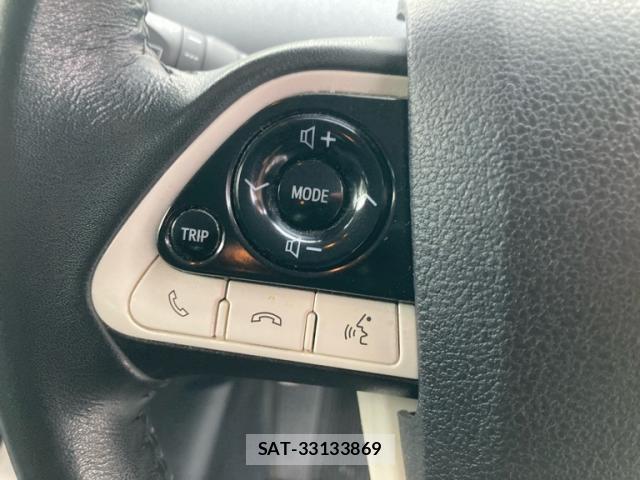 Toyota PRIUS 2017-09 8854743-17
