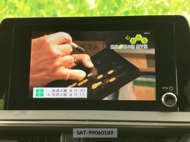Toyota PRIUS 2023-02 8854775-12