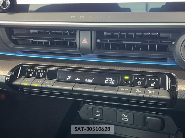 Toyota PRIUS 2023-06 8854786-18
