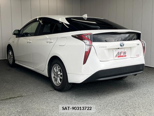 Toyota PRIUS 2016-04 8854796-3